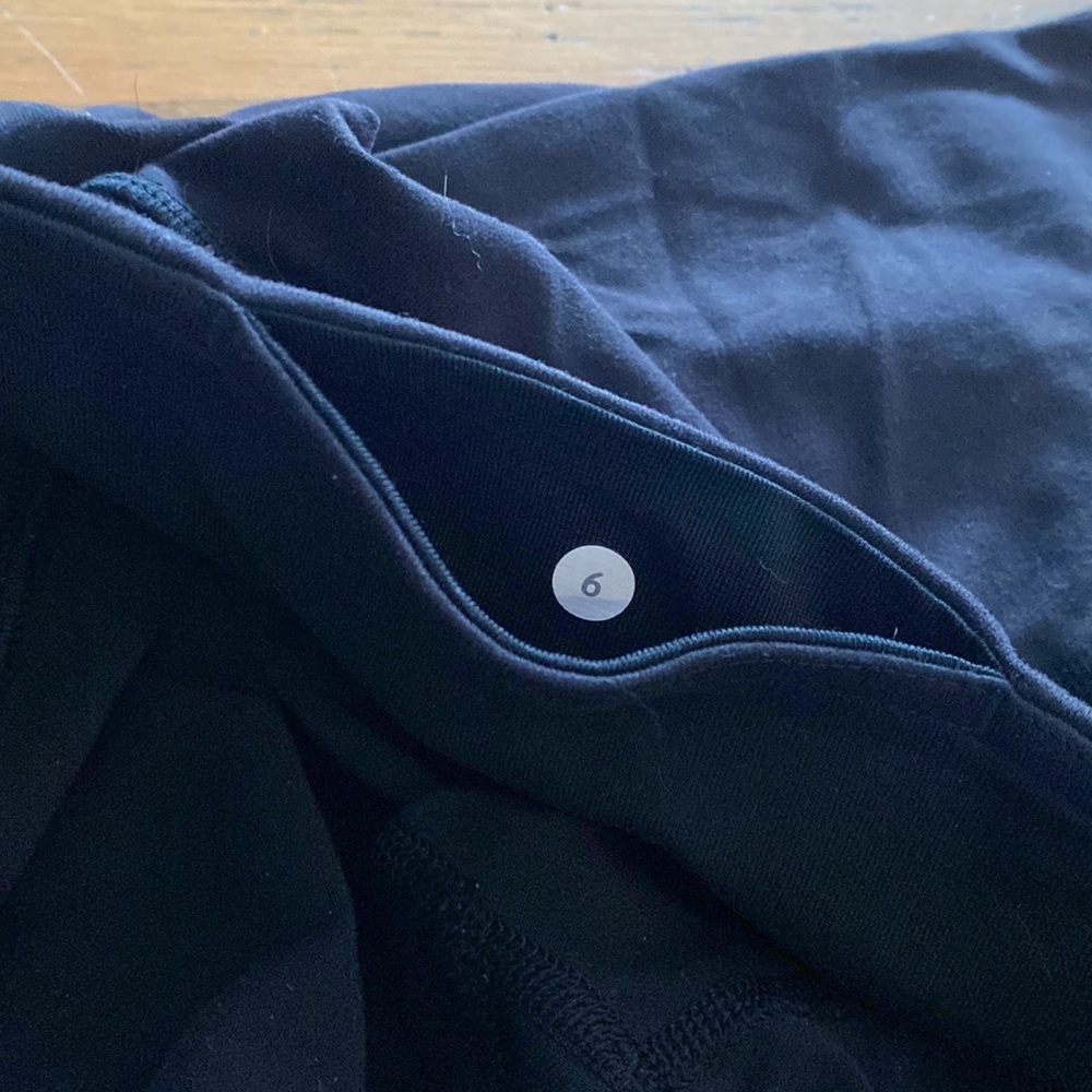 Lululemon Black Leggings - Size 6 - Picture 3 of 3